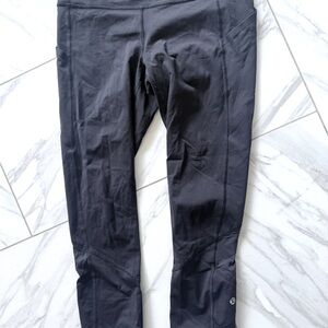 Women’s lululemon cropped mesh leggings size 6